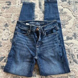 American Eagle Outfitters Women’s Medium-Dark Blue Skinny Jeans size 00